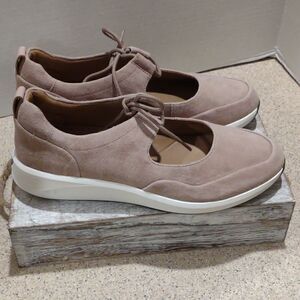 👍 Clarks Rio Tie Blush Loafers.  Size 8  A14